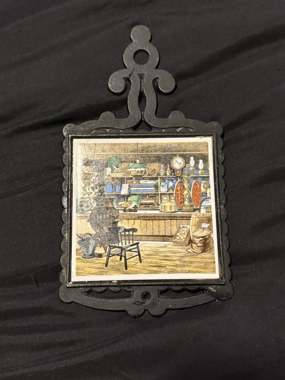 Norcrest Trivet Cast Iron and Ceramic Pot holder/Wall hang 9x5